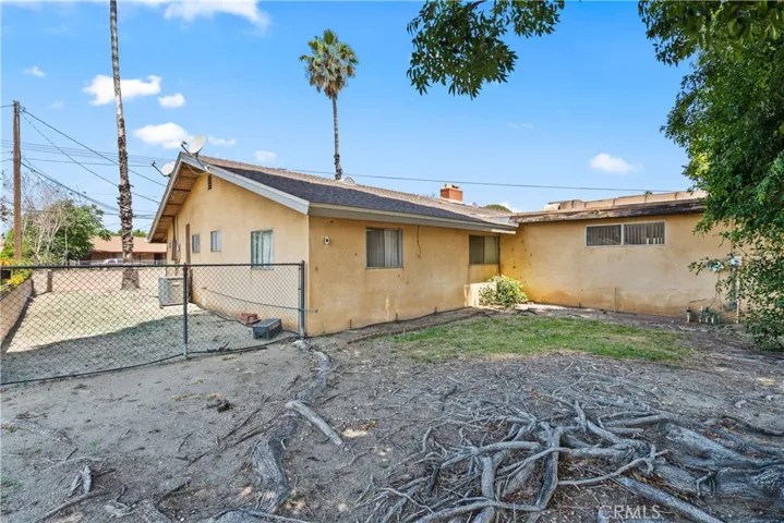 10853 Locust Avenue, Bloomington, California 92316