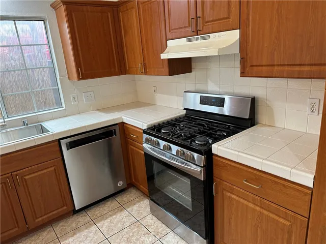 1006 E L Street, Wilmington, California 90744
