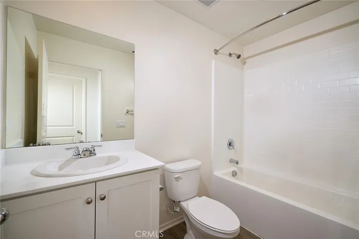 1274 Universal Way, Hemet, California 92543