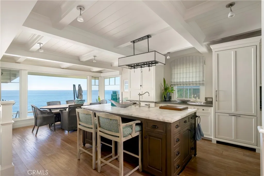 31678 Seacove Drive, Laguna Beach, California 92651 home-pic-17