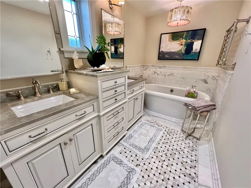 31678 Seacove Drive, Laguna Beach, California 92651 home-pic-24