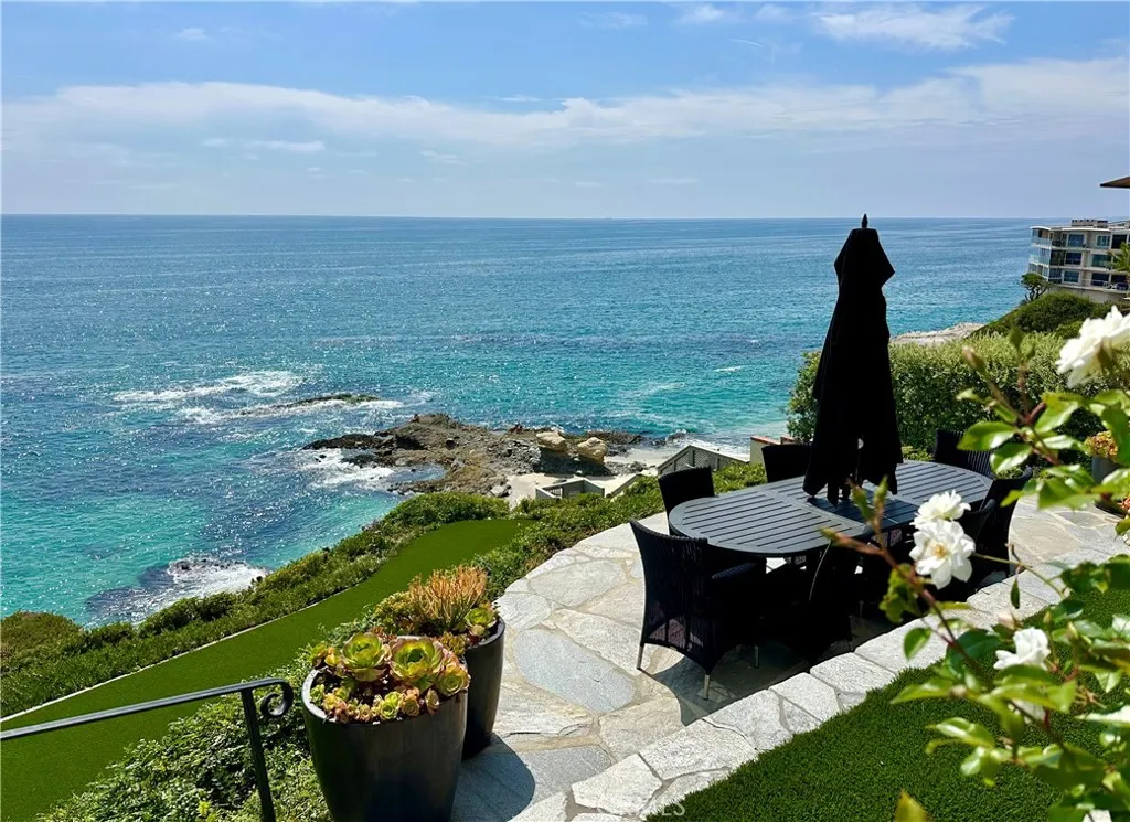 31678 Seacove Drive, Laguna Beach, California 92651 home-pic-36