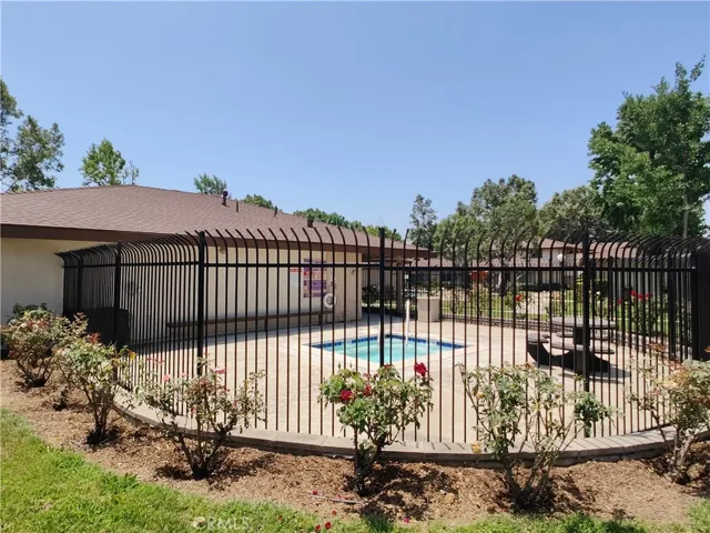 KIDDIE POOL WITH SECURE GATED PERIMETER