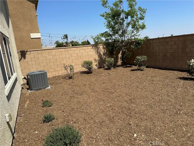 16949 Backwater Ln, Fontana, California 92336
