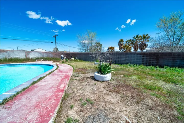 16925 Foothill Avenue, Edwards, California 93523