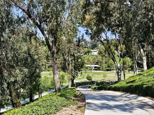 Pathway to Pavilion Park
