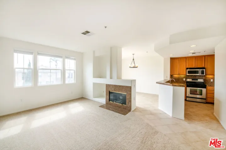 13075 Pacific 410, Playa Vista, California 90094