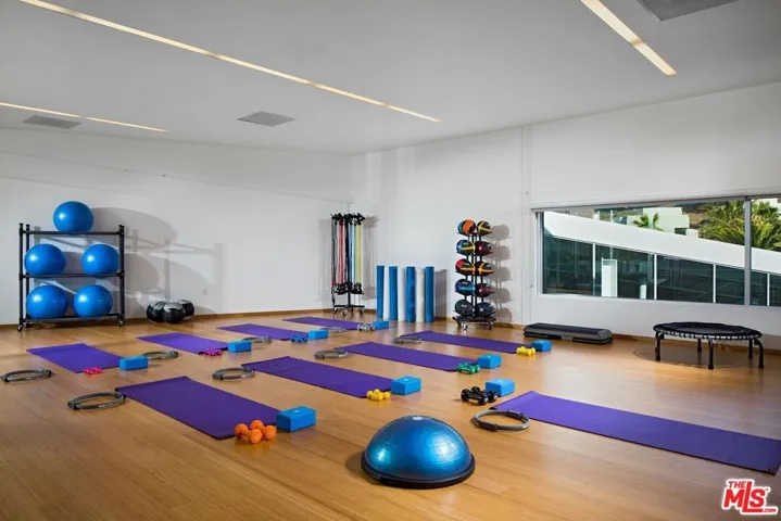 13075 Pacific 410, Playa Vista, California 90094