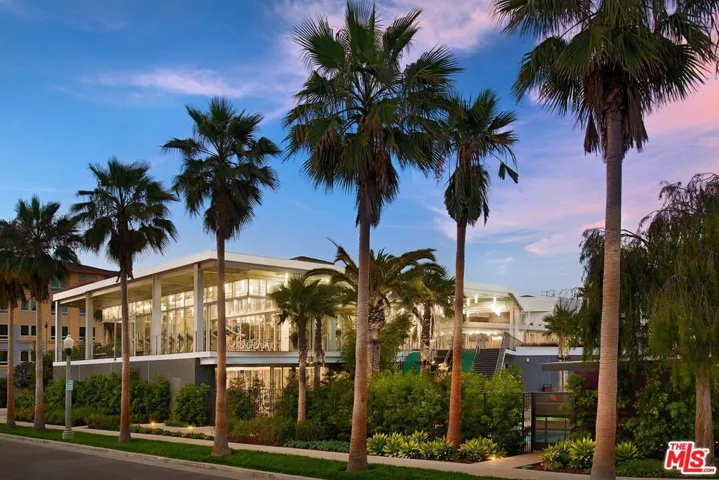 13075 Pacific 410, Playa Vista, California 90094