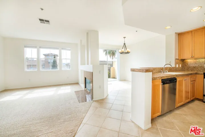 13075 Pacific 410, Playa Vista, California 90094
