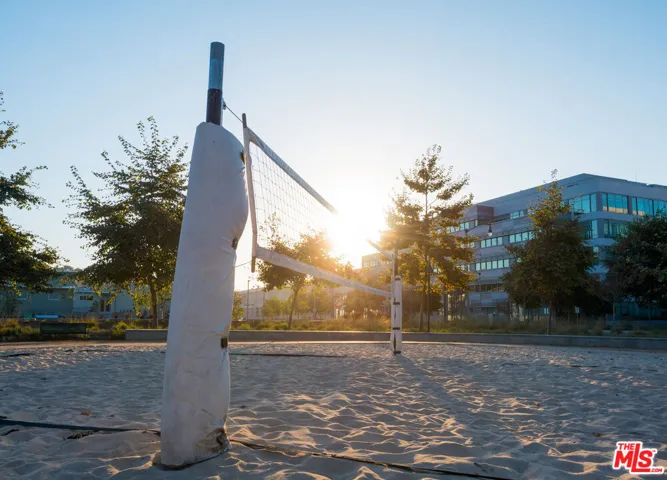 13075 Pacific 410, Playa Vista, California 90094