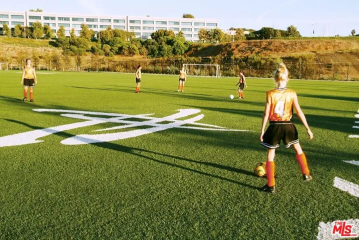 13075 Pacific 410, Playa Vista, California 90094