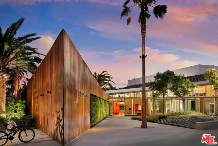 13075 Pacific 410, Playa Vista, California 90094