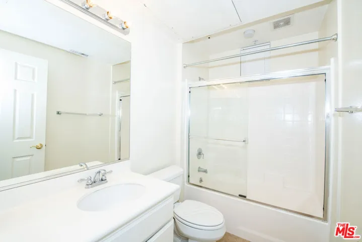 13075 Pacific 410, Playa Vista, California 90094