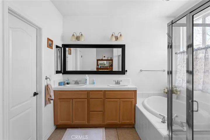 Master Suite Bathroom