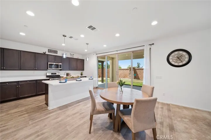 512 Heathers Street, Hemet, California 92543