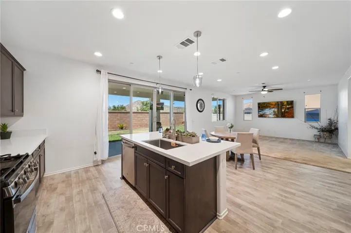 512 Heathers Street, Hemet, California 92543