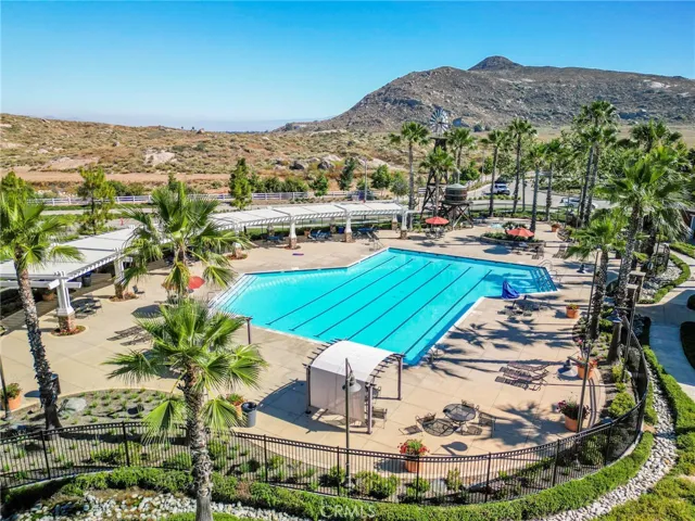 Community pool