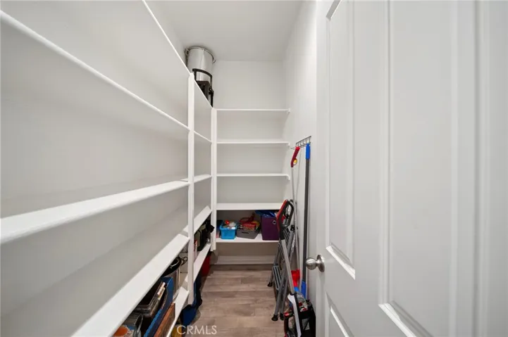 Walk in pantry