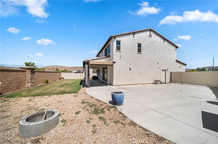 512 Heathers Street, Hemet, California 92543