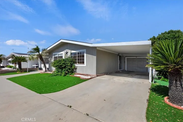 585 De Soto Drive, Hemet, California 92543