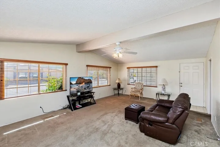 585 De Soto Drive, Hemet, California 92543