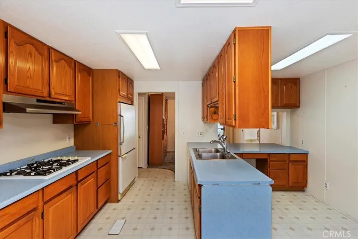 585 De Soto Drive, Hemet, California 92543