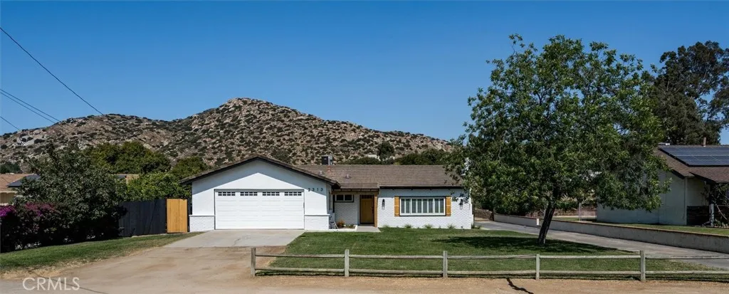 2313 Hillside Avenue, Norco, California 92860