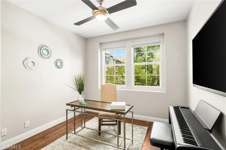 Bedroom /Office right off kitchen