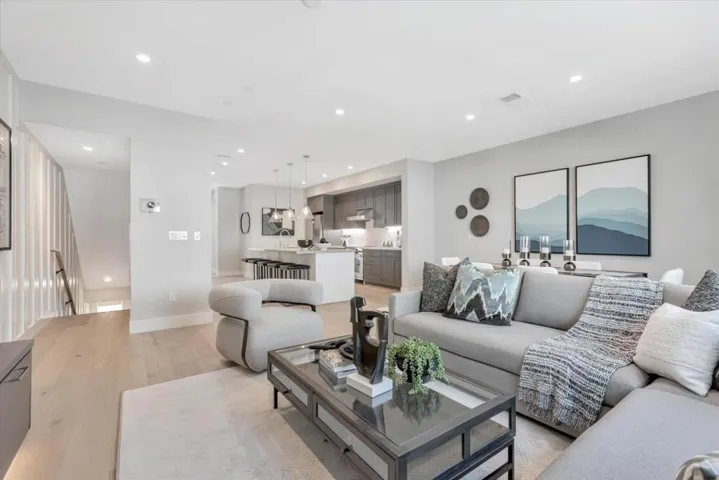 197 Oak Circle, Walnut Creek, California 94597