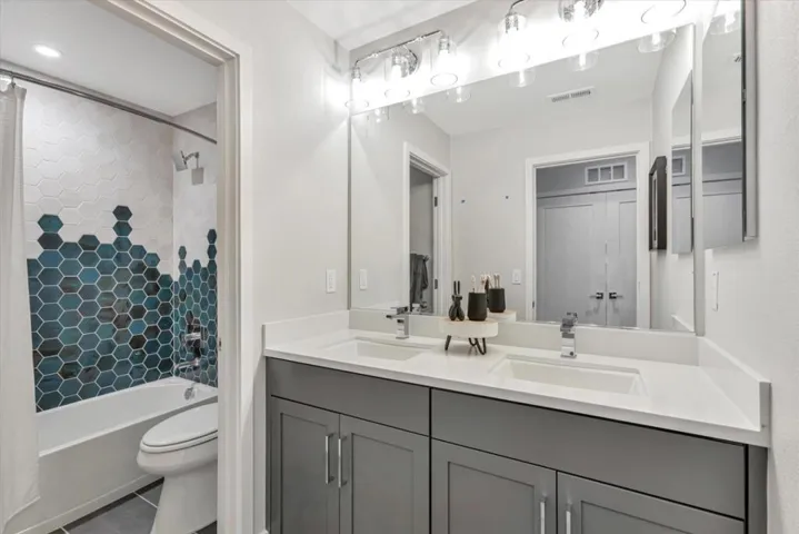 197 Oak Circle, Walnut Creek, California 94597