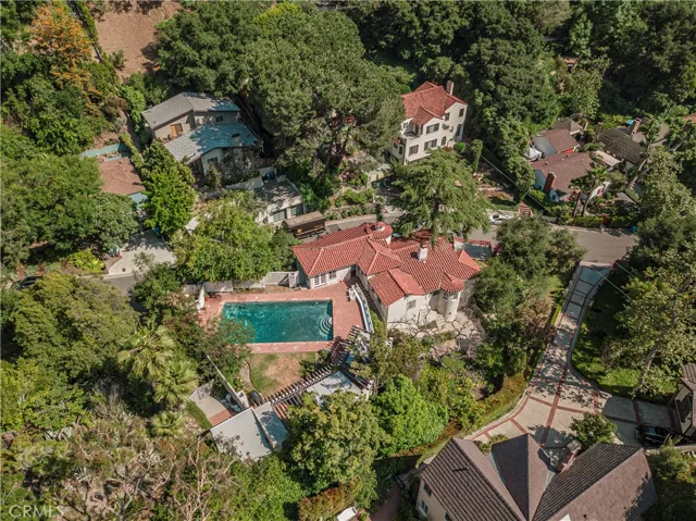 3015 N Beachwood Drive, Los Angeles, California 90068