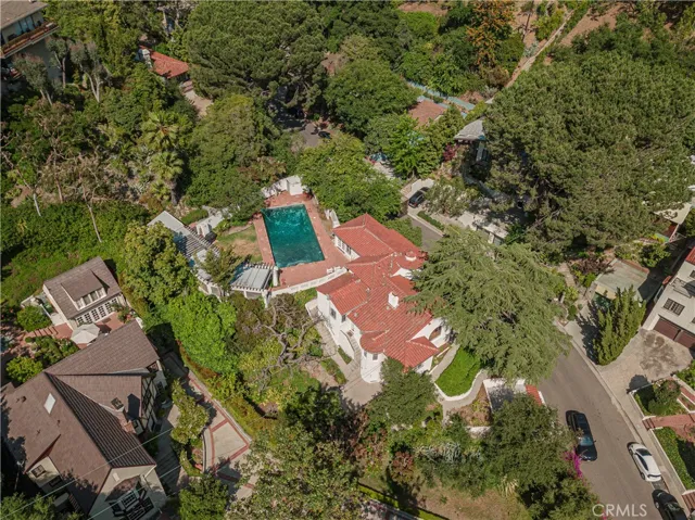 3015 N Beachwood Drive, Los Angeles, California 90068