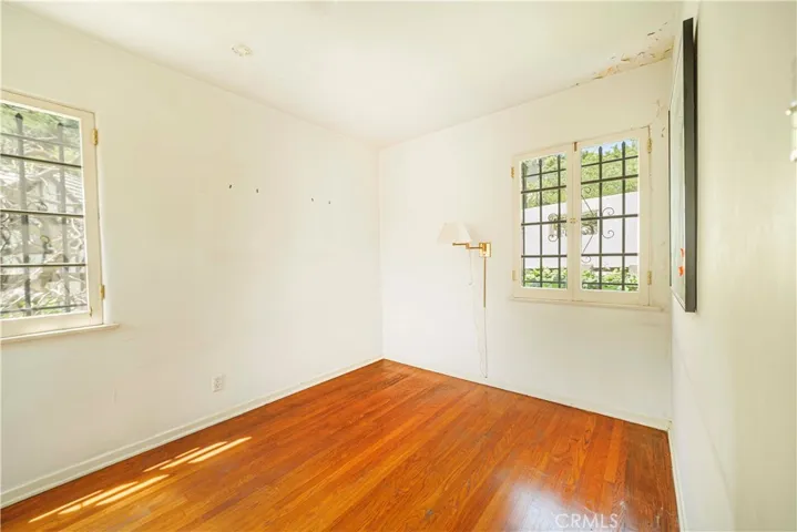 3015 N Beachwood Drive, Los Angeles, California 90068