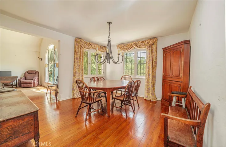3015 N Beachwood Drive, Los Angeles, California 90068