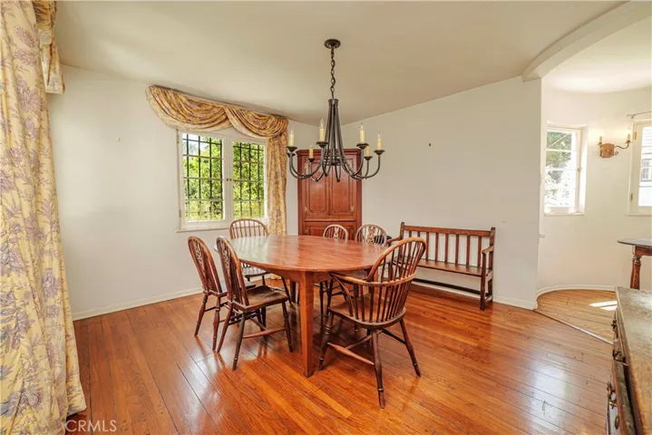 3015 N Beachwood Drive, Los Angeles, California 90068