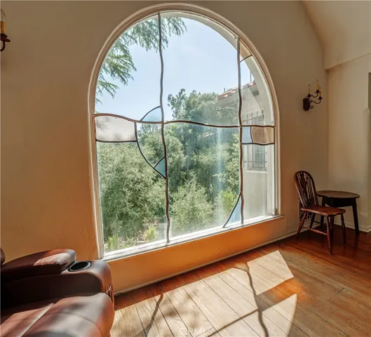 3015 N Beachwood Drive, Los Angeles, California 90068
