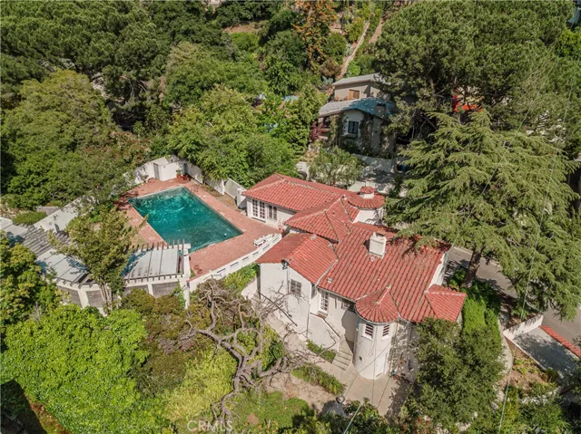 3015 N Beachwood Drive, Los Angeles, California 90068
