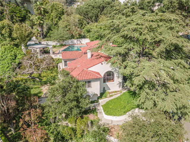 3015 N Beachwood Drive, Los Angeles, California 90068