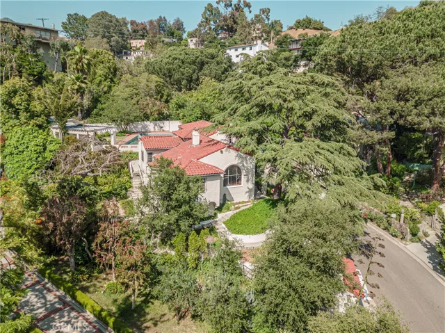 3015 N Beachwood Drive, Los Angeles, California 90068