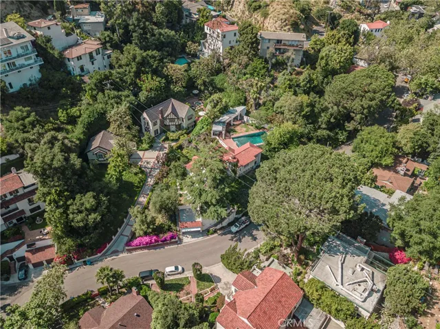 3015 N Beachwood Drive, Los Angeles, California 90068