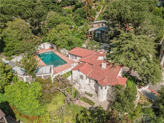3015 N Beachwood Drive, Los Angeles, California 90068