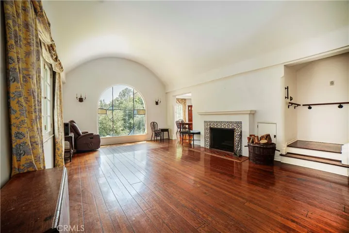 3015 N Beachwood Drive, Los Angeles, California 90068