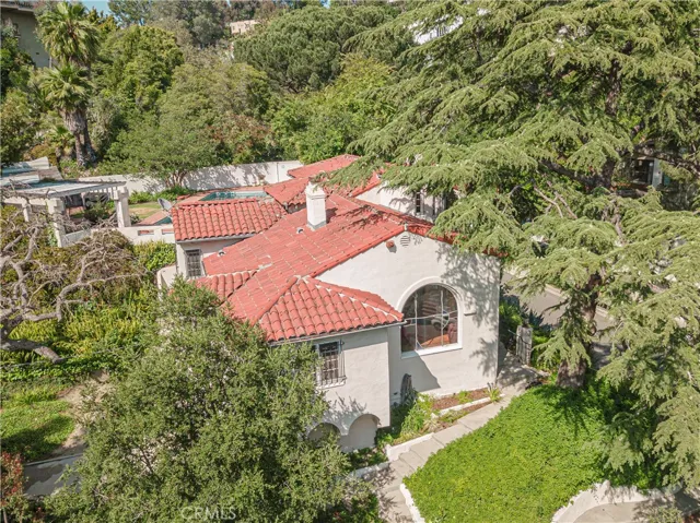 3015 N Beachwood Drive, Los Angeles, California 90068