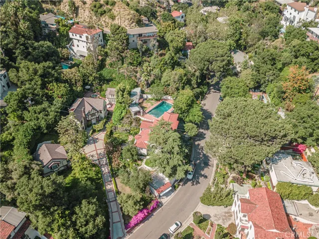 3015 N Beachwood Drive, Los Angeles, California 90068