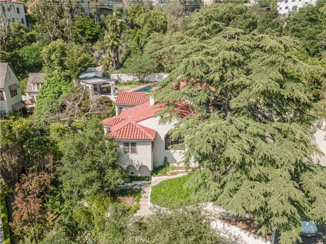 3015 N Beachwood Drive, Los Angeles, California 90068