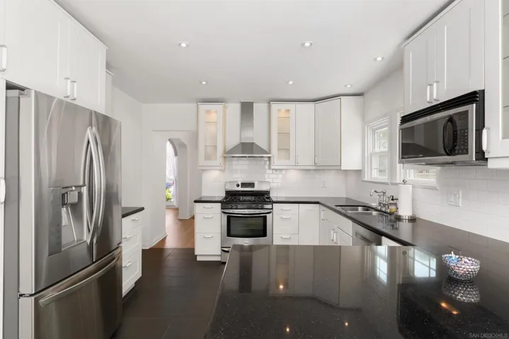 4910 Kensington Drive, San Diego, California 92116