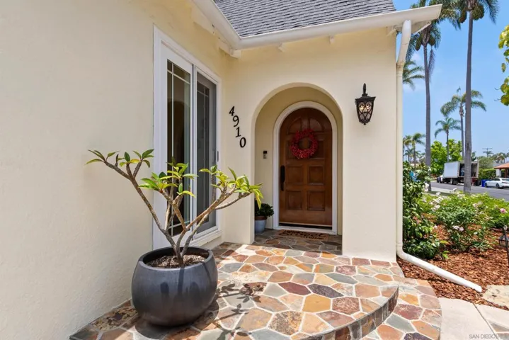4910 Kensington Drive, San Diego, California 92116