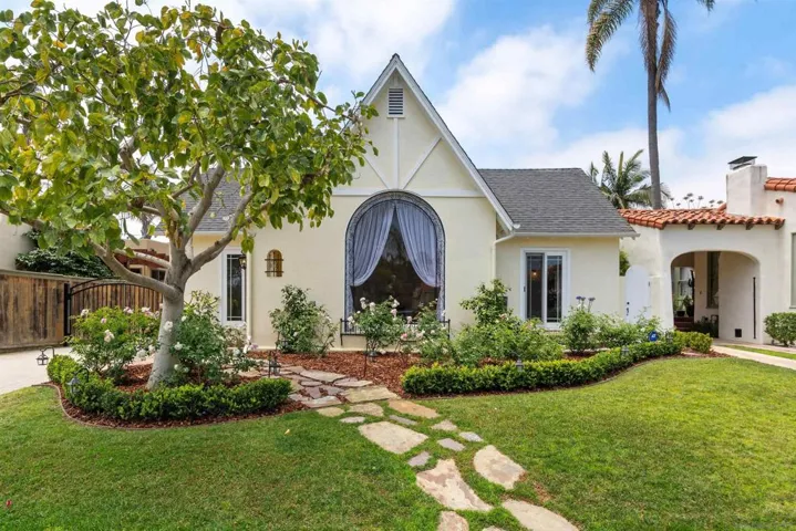 4910 Kensington Drive, San Diego, California 92116