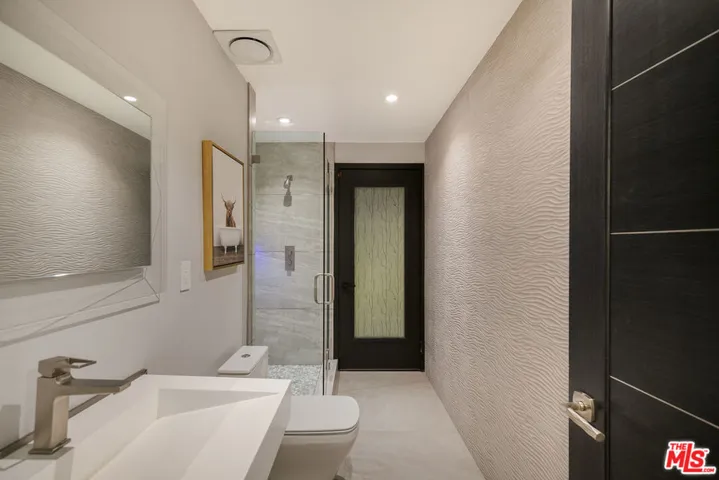 26029 Farmfield Road, Calabasas, California 91302